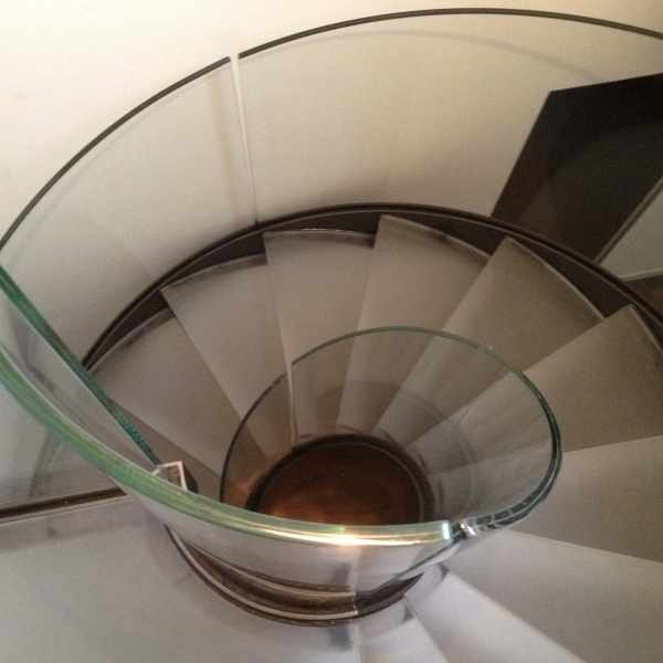 le_national_de_montreux_-escalier_en_verre_4_ii_.jpg